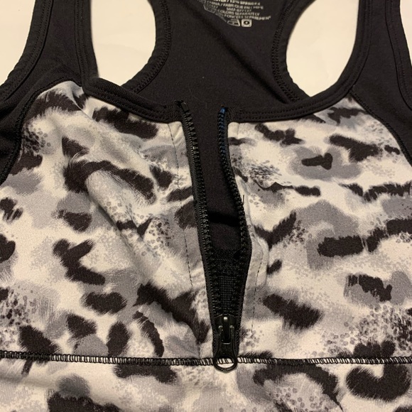 Small ACX Sport white leopard print tank top - Picture 7 of 10